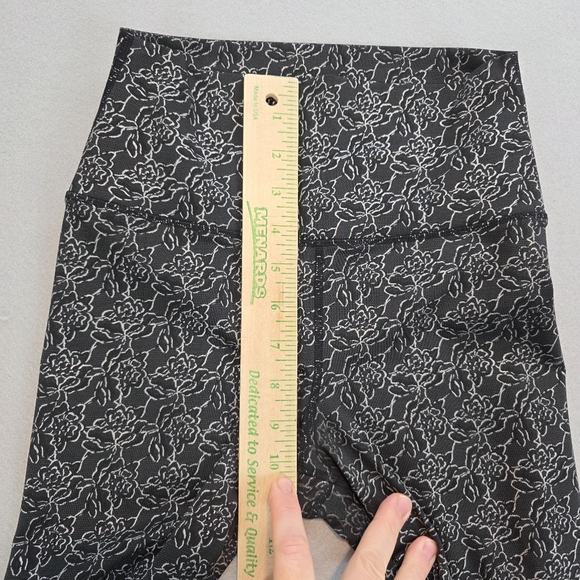 Carbon38 Black High Rise 7/8 Lace Floral Pearl Print Metallic Silver Leggings S - Picture 9 of 9